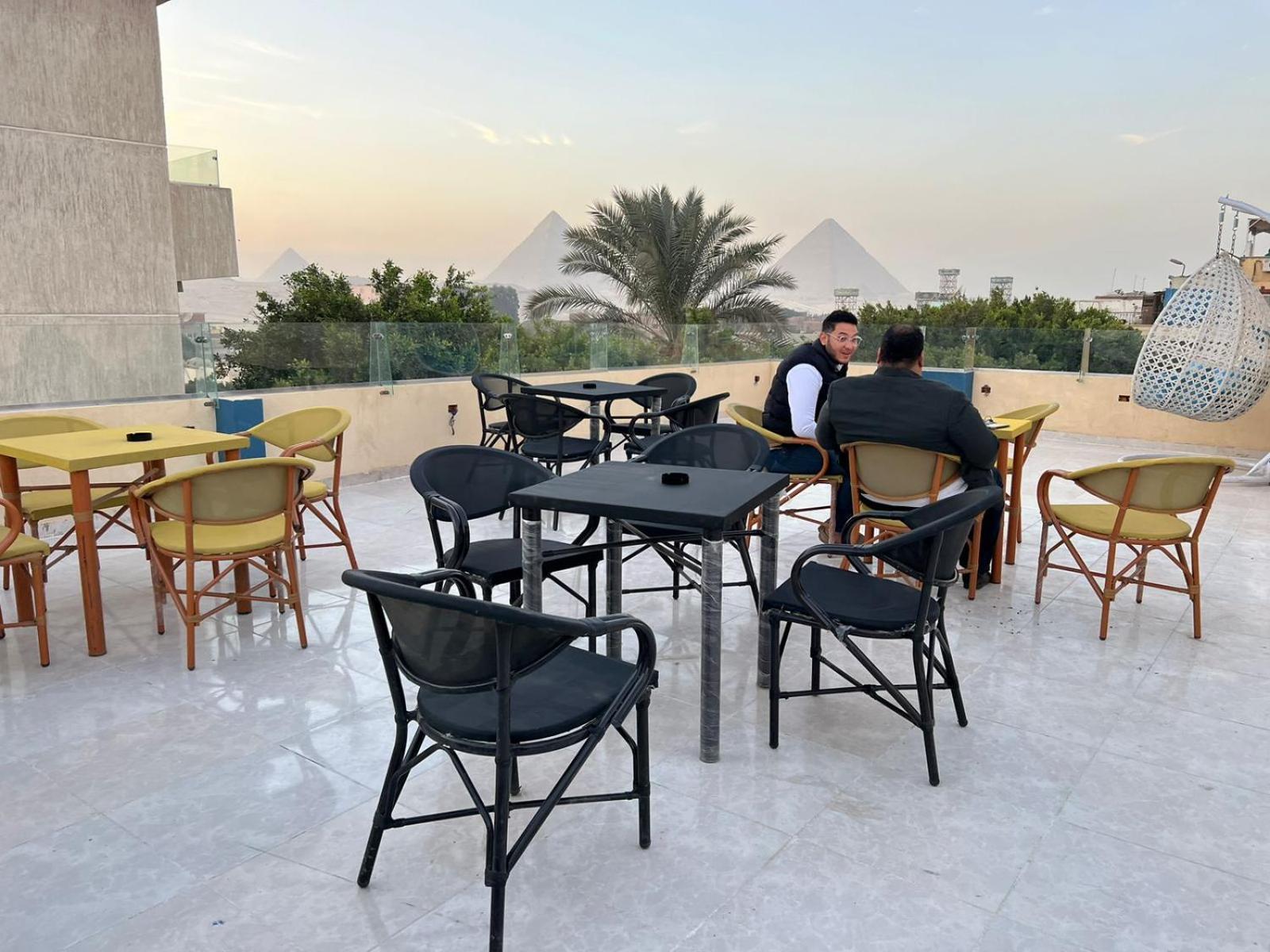 Regent Pyramids View Hotel Kafret el-Gabal Kültér fotó