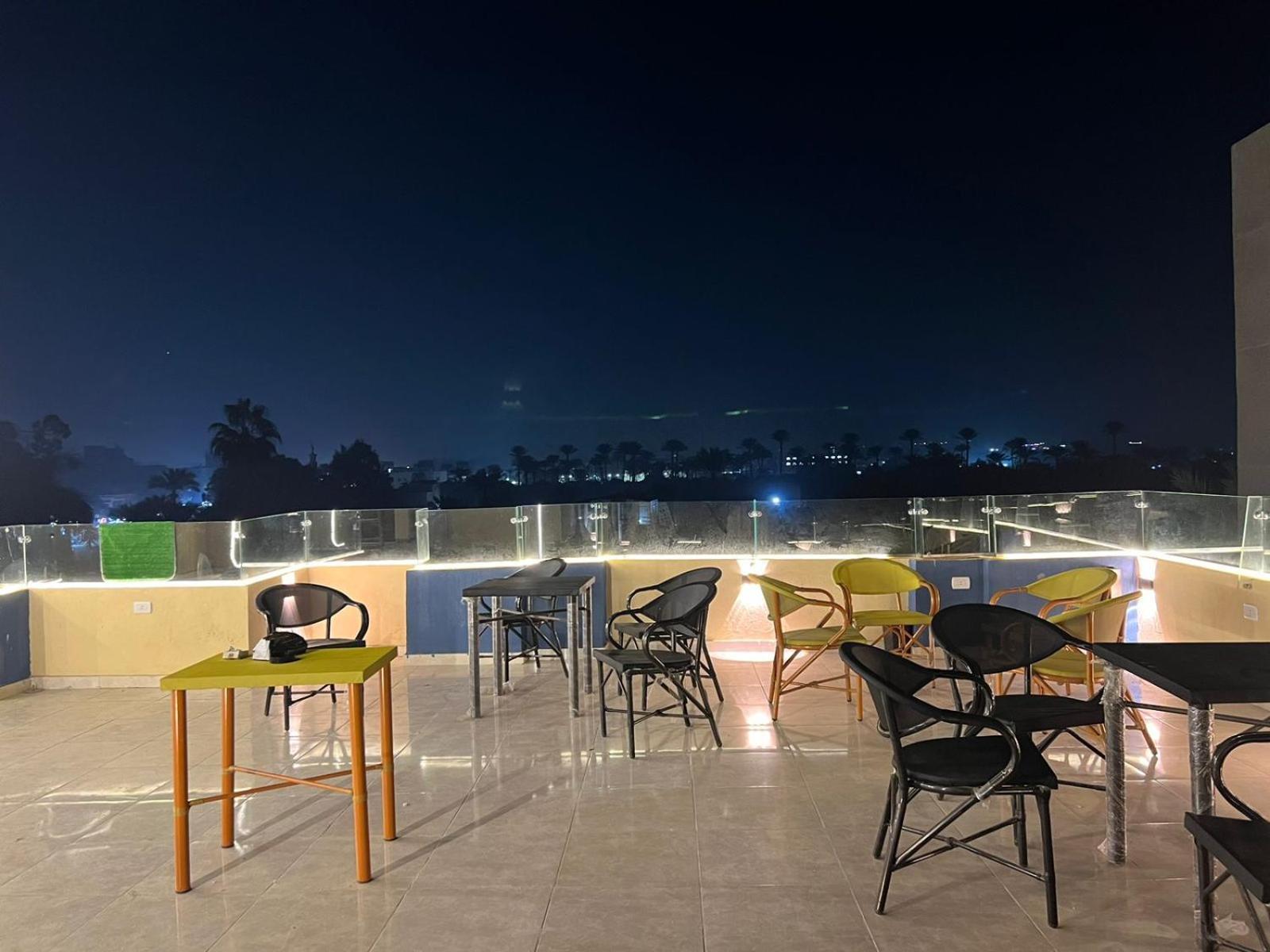 Regent Pyramids View Hotel Kafret el-Gabal Kültér fotó