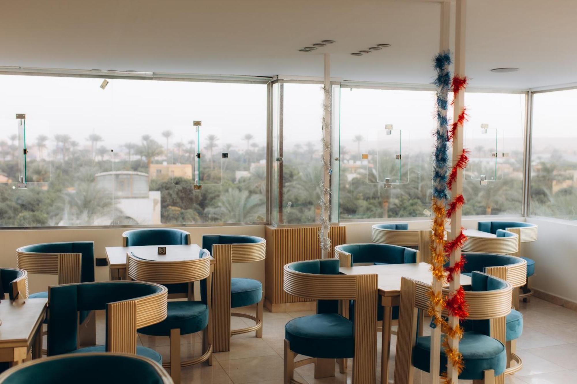 Regent Pyramids View Hotel Kafret el-Gabal Kültér fotó