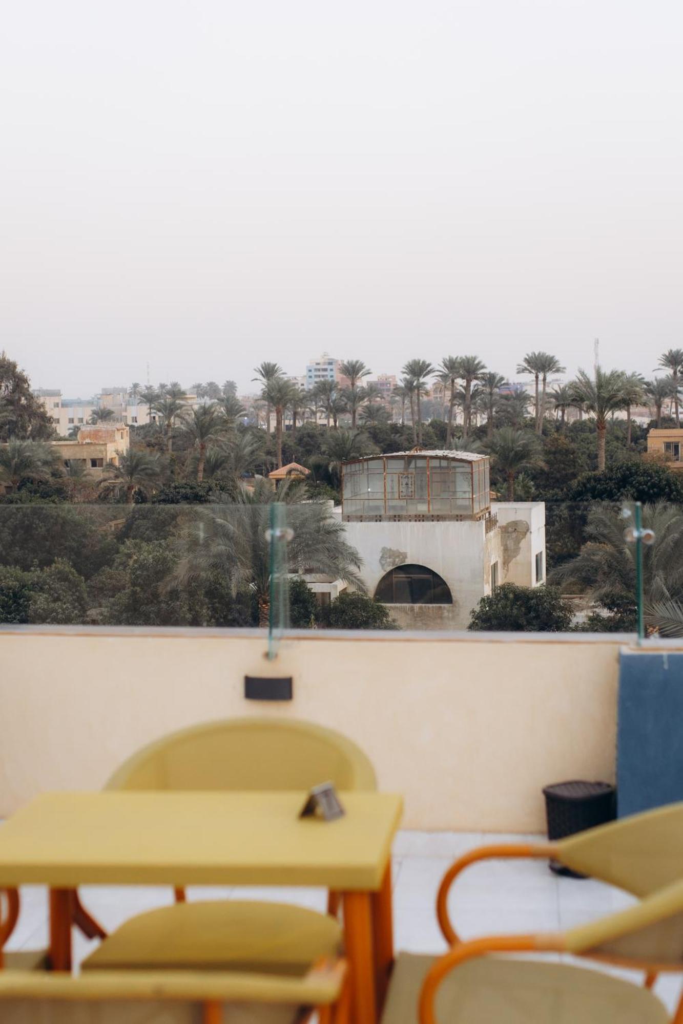 Regent Pyramids View Hotel Kafret el-Gabal Kültér fotó